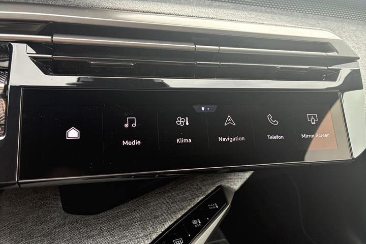 Grå Peugeot e-3008 fra 2025