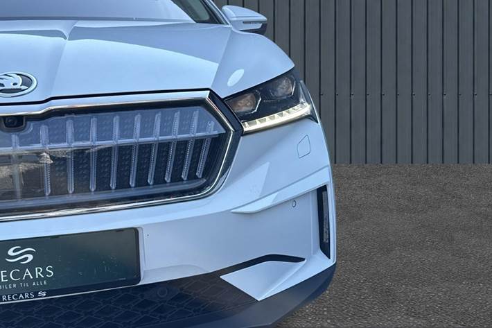 Hvid Skoda Enyaq fra 2022