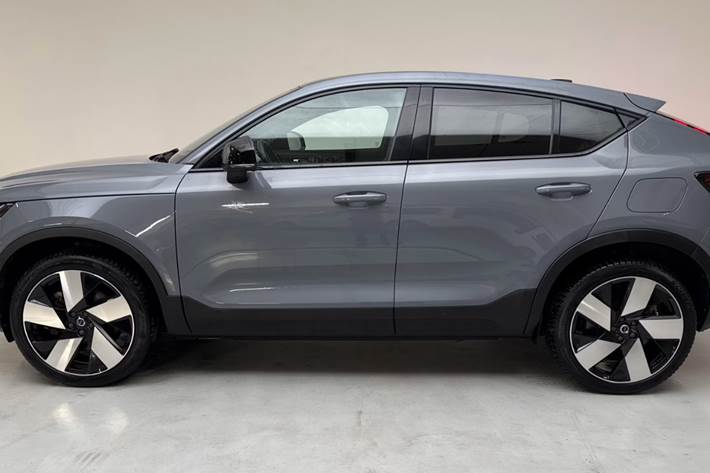 Grå Volvo C40 fra 2023