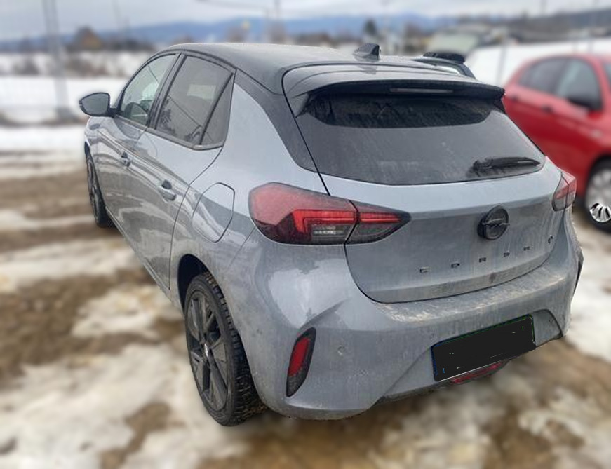Grå Opel Corsa-e fra 2024