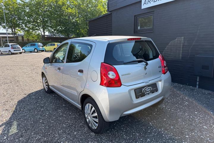 Grøn Suzuki Alto fra 2014