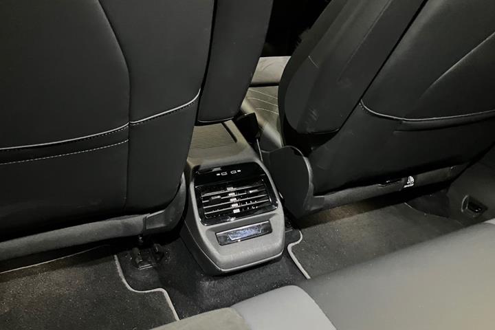 Grå VW ID.4 fra 2023