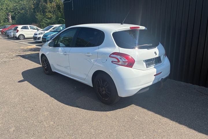 undefined Peugeot 208 fra 2014