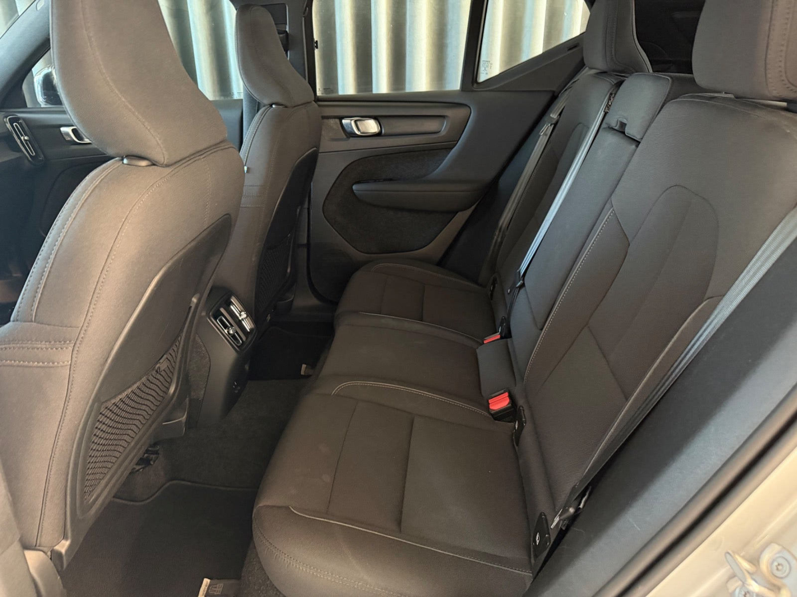 Sølv Volvo XC40 fra 2023