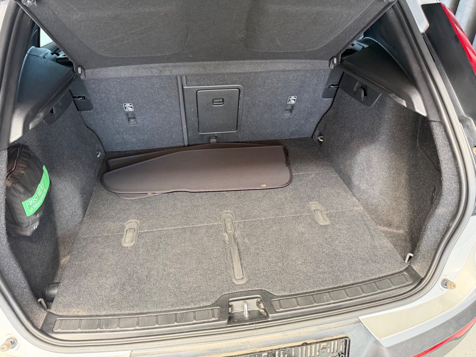 Sølv Volvo XC40 fra 2023