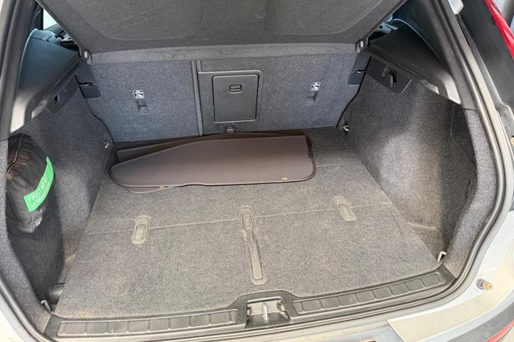 Sølv Volvo XC40 fra 2023