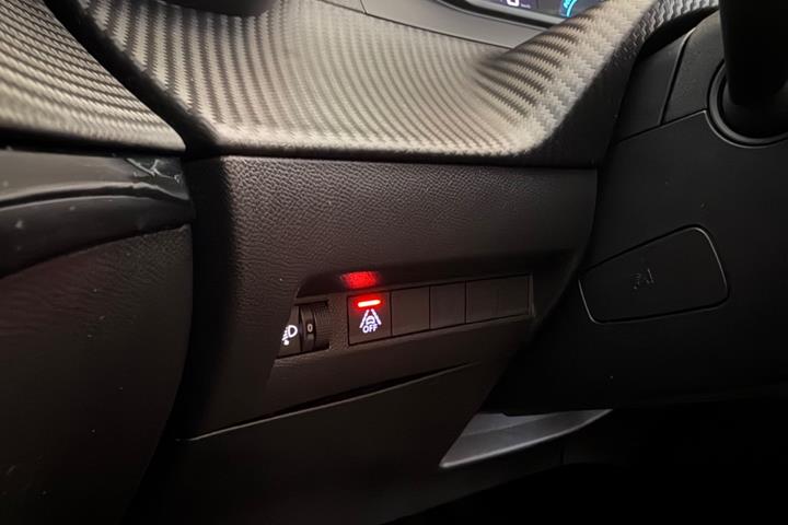 Sort Peugeot e-208 fra 2021