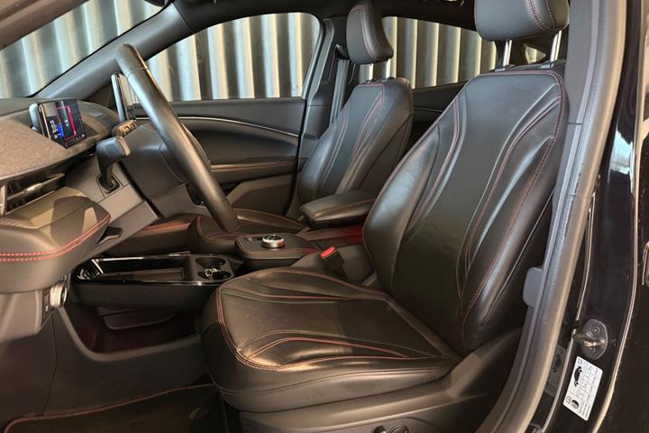 Sort Ford Mustang Mach-E fra 2022