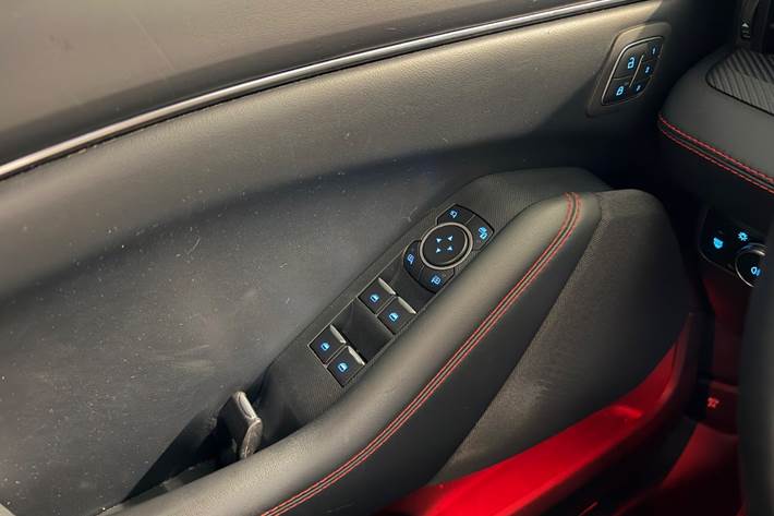 Sort Ford Mustang Mach-E fra 2022