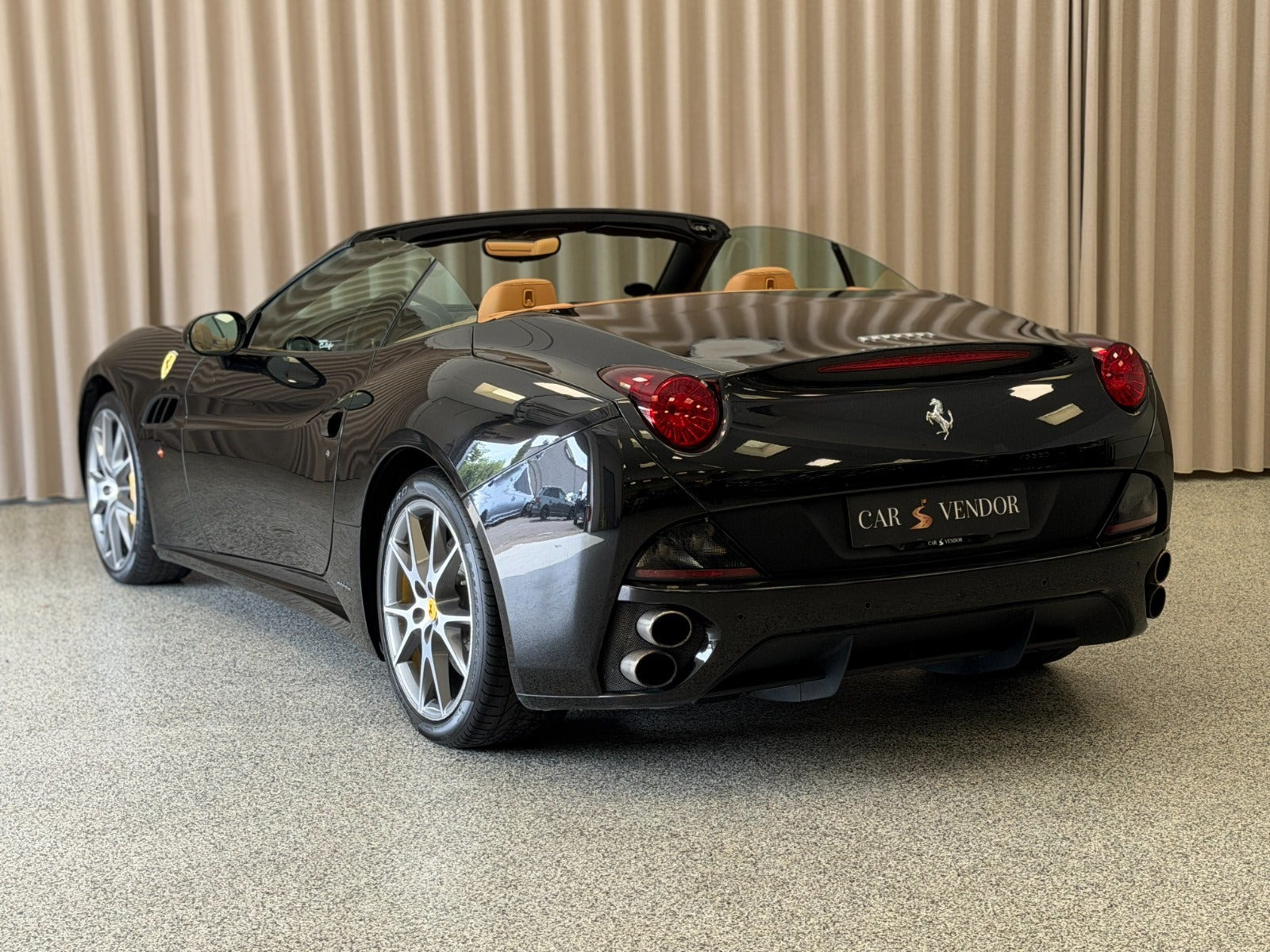 Sort Ferrari California fra 2014
