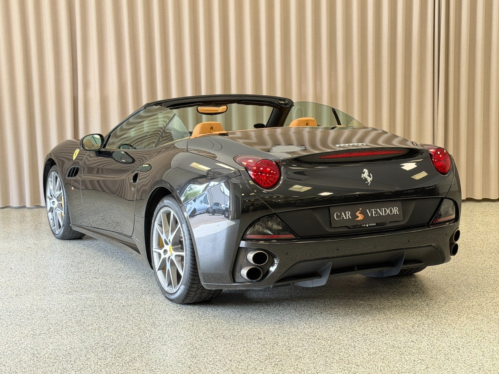 Sort Ferrari California fra 2014