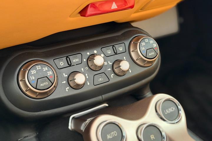 Sort Ferrari California fra 2014