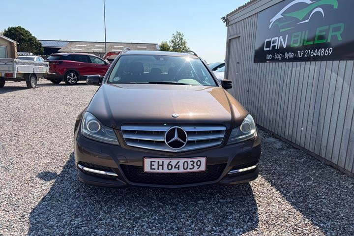 Brun Mercedes C180 fra 2014