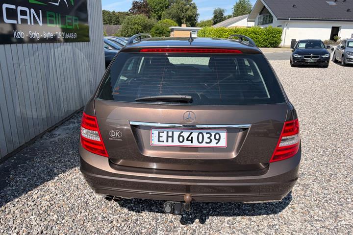Brun Mercedes C180 fra 2014