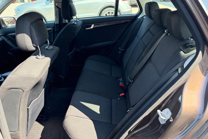 Brun Mercedes C180 fra 2014