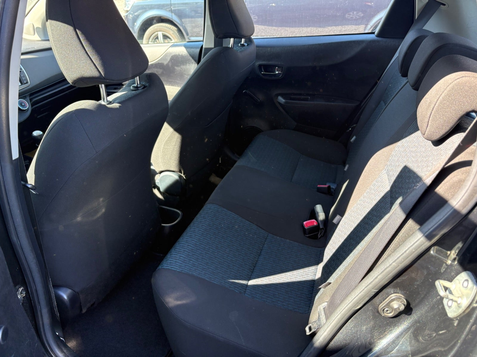 Sort Toyota Yaris fra 2011