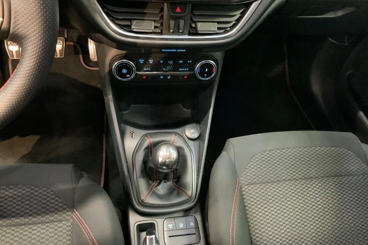 Blå Ford Fiesta fra 2021