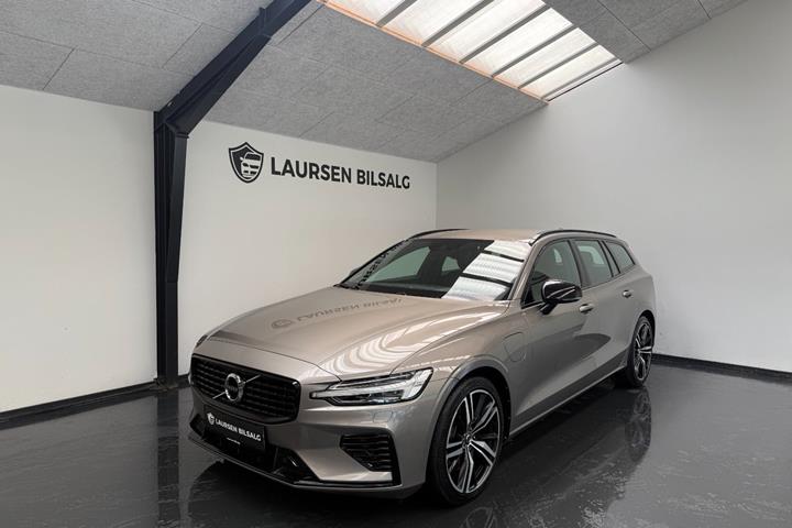 Orange Volvo V60 fra 2022