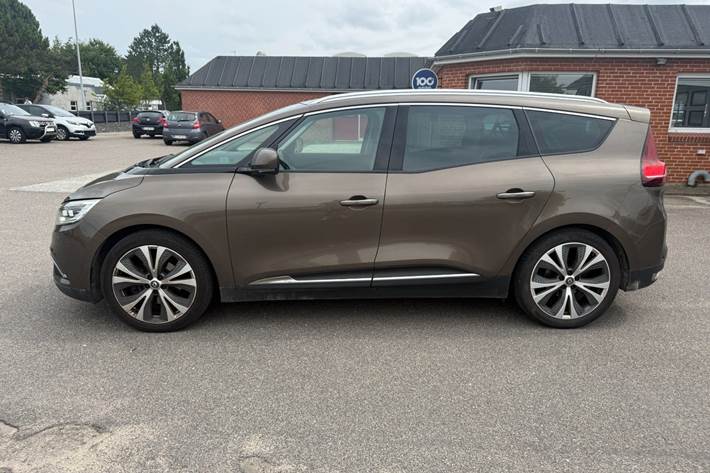 Grå Renault Grand Scenic IV fra 2018
