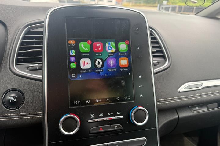 Grå Renault Grand Scenic IV fra 2018