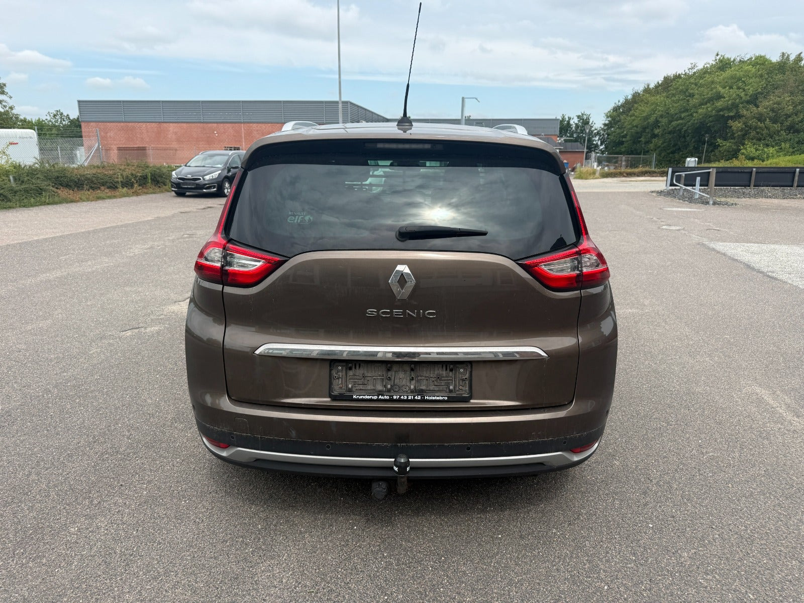 Grå Renault Grand Scenic IV fra 2018