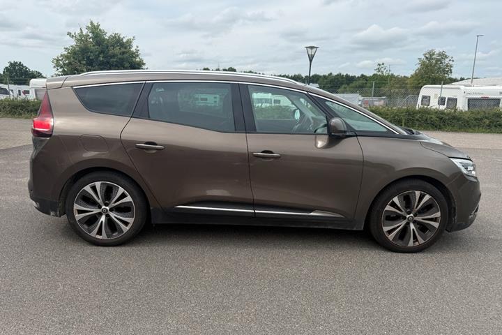 Grå Renault Grand Scenic IV fra 2018