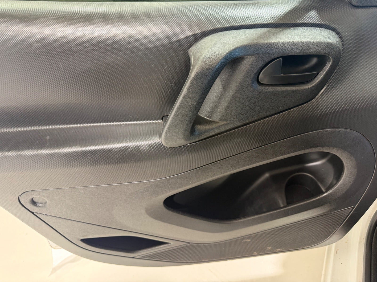 Hvid Citroën Berlingo fra 2017