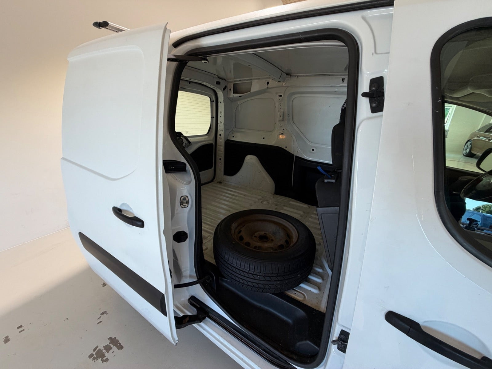 Hvid Citroën Berlingo fra 2017