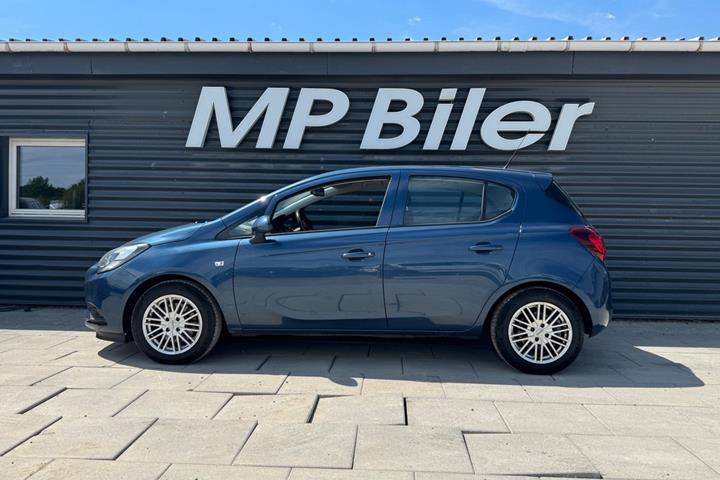 Blå Opel Corsa fra 2015