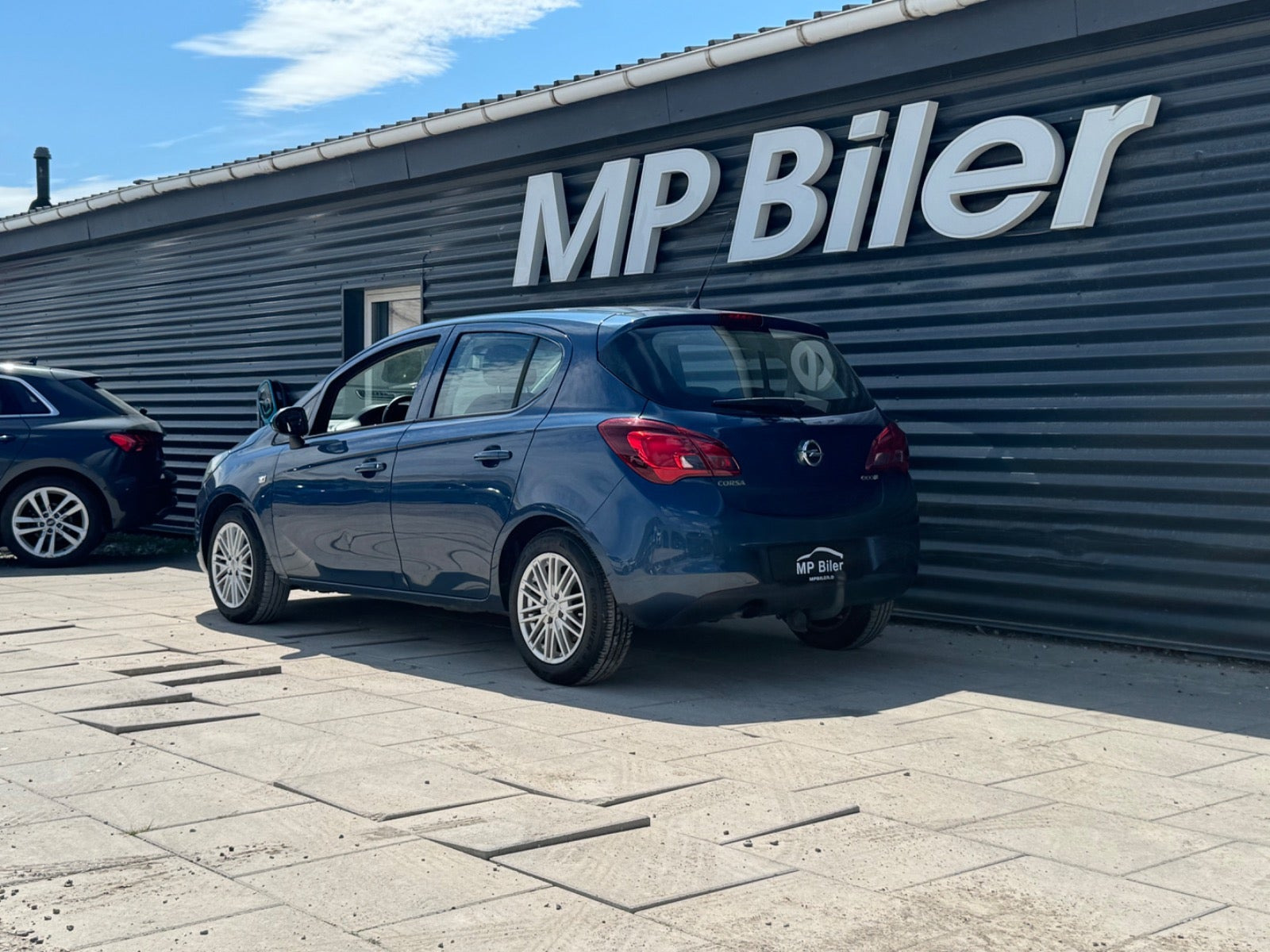 Blå Opel Corsa fra 2015