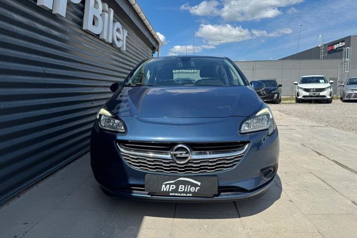 Blå Opel Corsa fra 2015