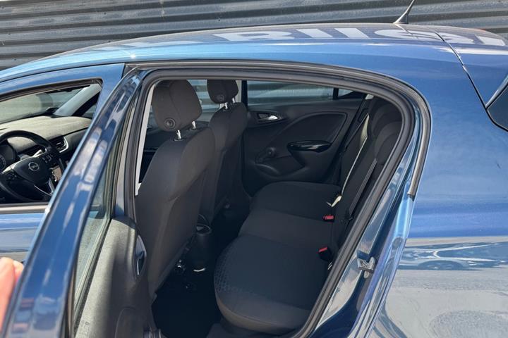 Blå Opel Corsa fra 2015