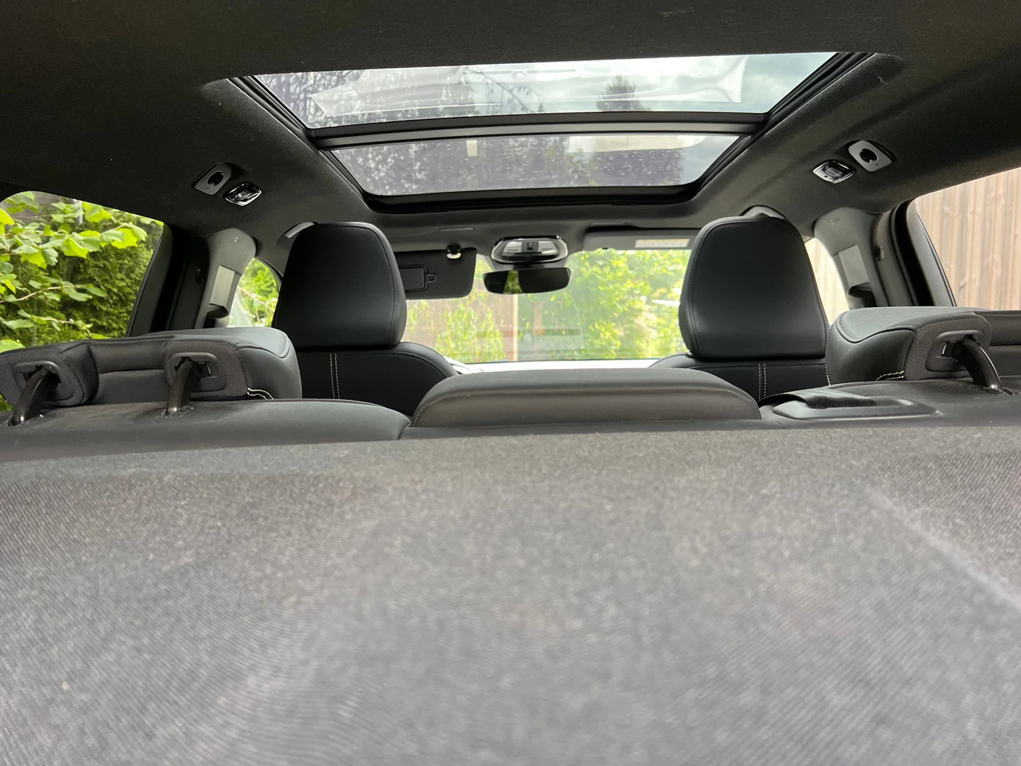 Grå Volvo XC40 fra 2023