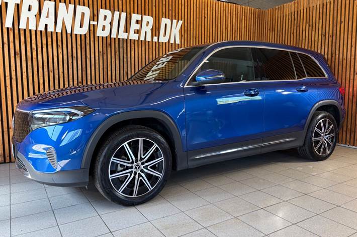 Blå Mercedes EQB250+ fra 2025