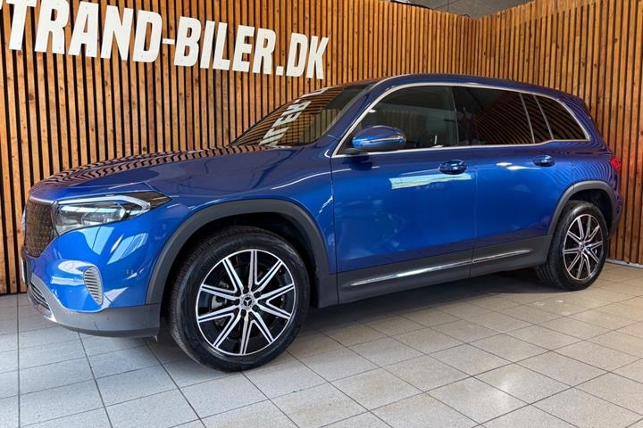 Blå Mercedes EQB250+ fra 2025