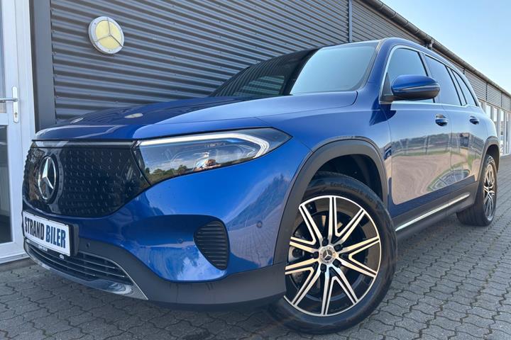 Blå Mercedes EQB250+ fra 2025
