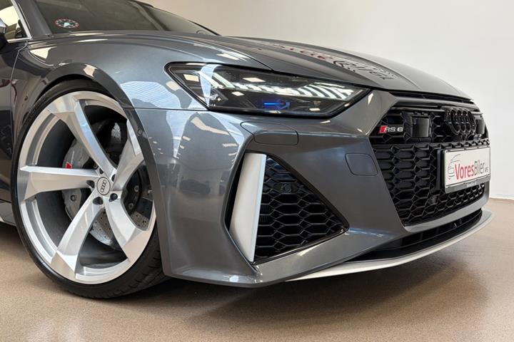 Grå Audi RS6 fra 2020