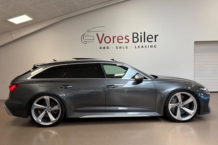 Grå Audi RS6 fra 2020