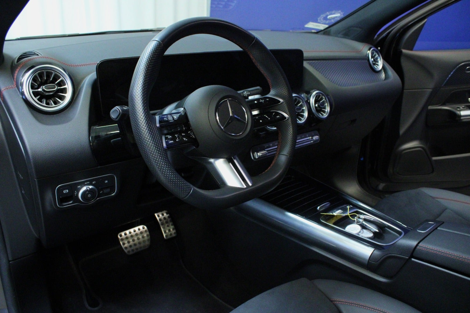 Sort Mercedes EQA250+ fra 2025