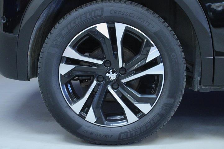 Sort Peugeot e-2008 fra 2023