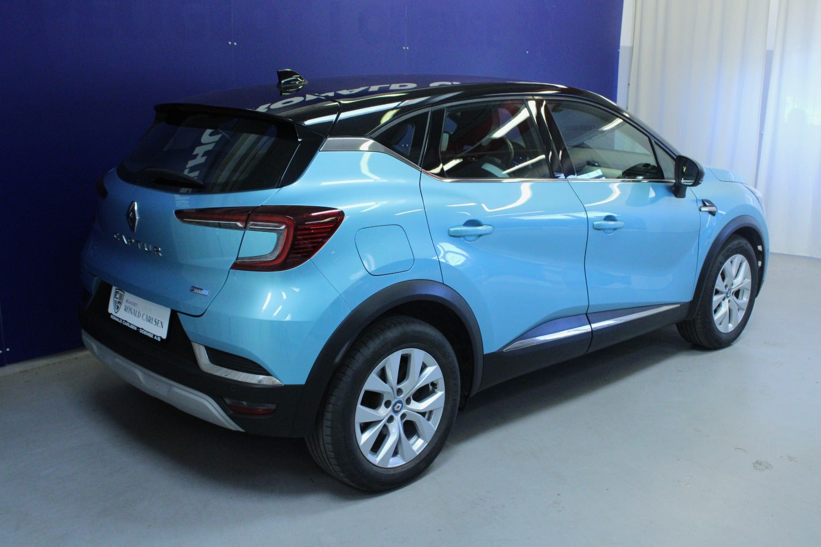 Blå Renault Captur fra 2021