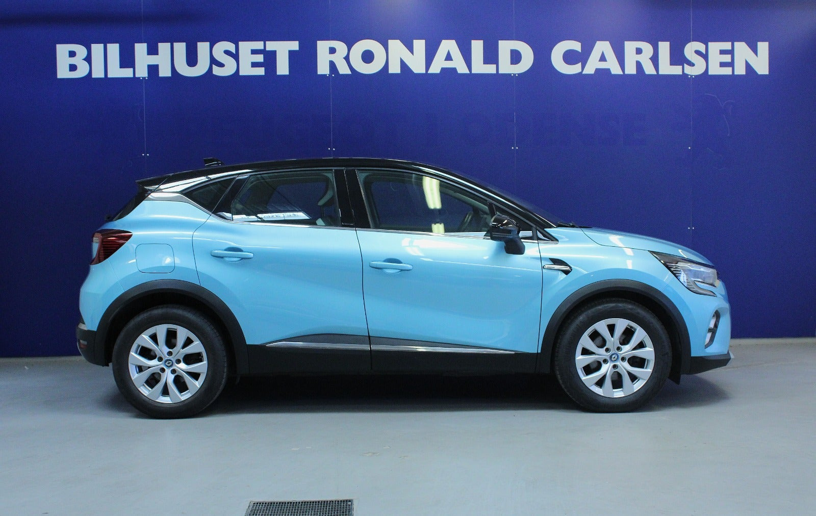 Blå Renault Captur fra 2021