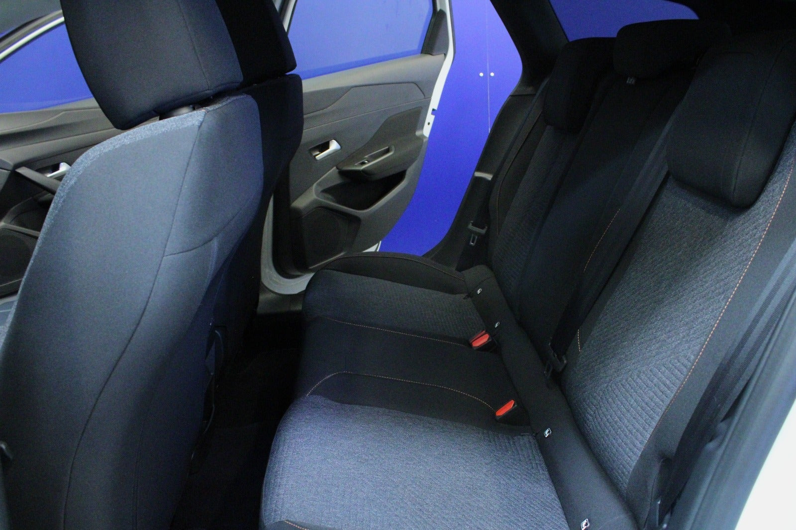 Hvid Peugeot E-308 fra 2025