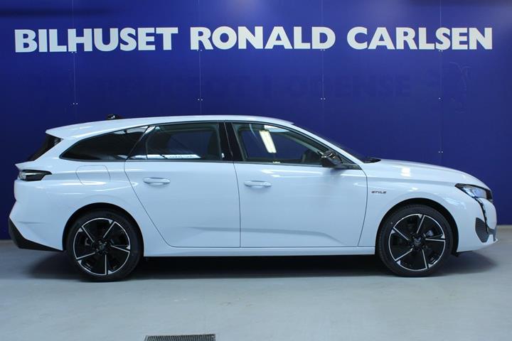 Hvid Peugeot E-308 fra 2025