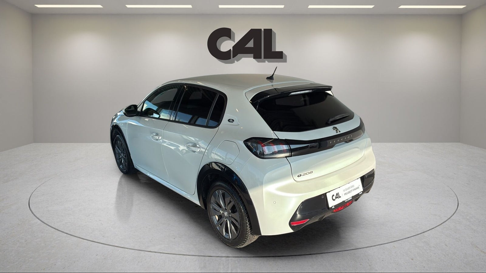 Hvid Peugeot e-208 fra 2022