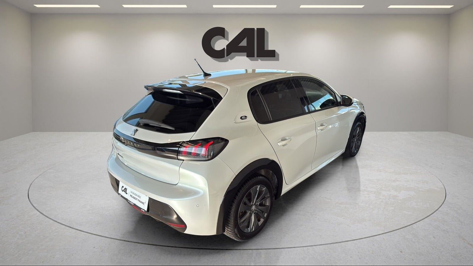 Hvid Peugeot e-208 fra 2022