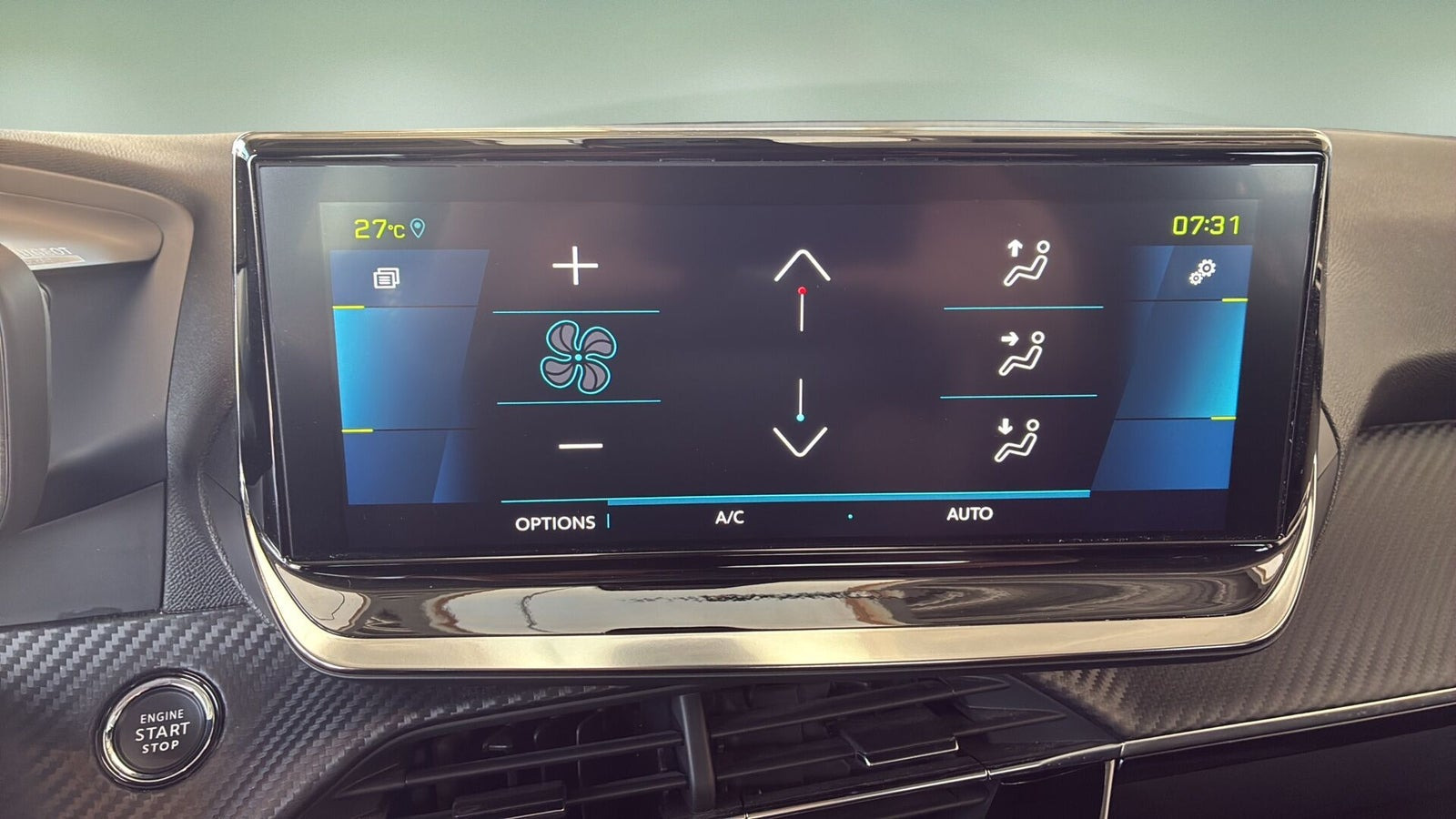 Hvid Peugeot e-208 fra 2022
