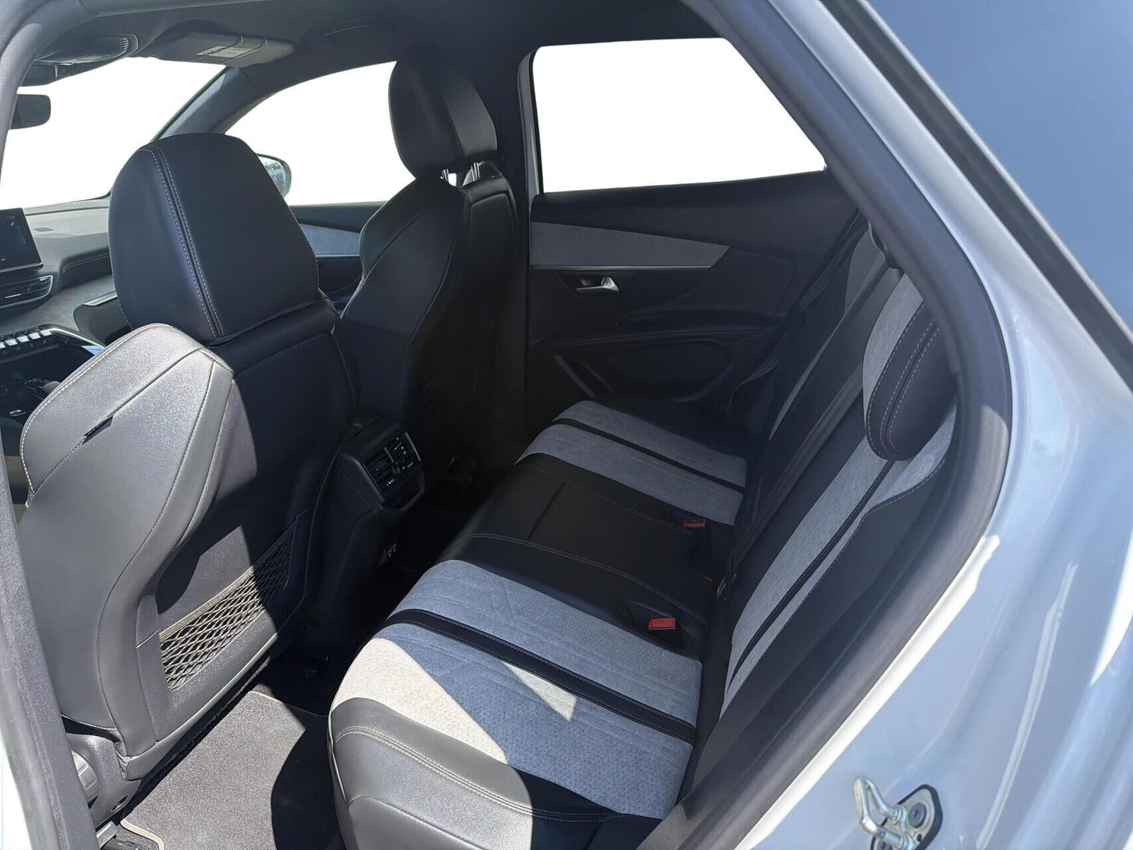 Hvid Peugeot 3008 fra 2020