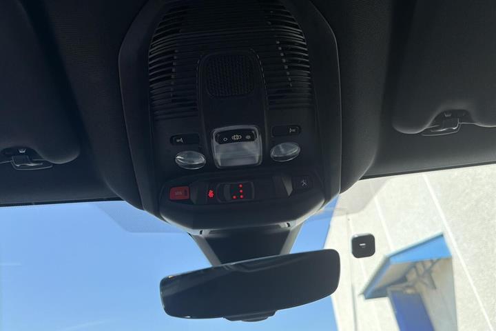Hvid Peugeot 3008 fra 2020