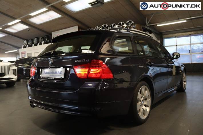 Blå BMW 320d fra 2009